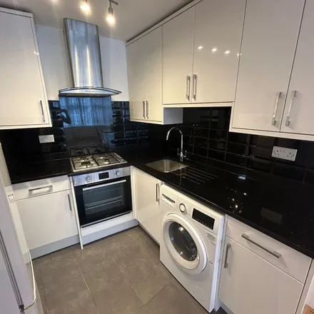 Rent this 1 bed apartment on Alternative route in North Hertfordshire, SG6 3AN