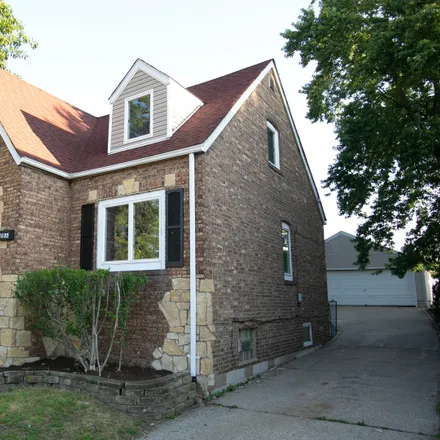 Buy this 3 bed house on 2944 Ridge Road in Lansing, IL 60438