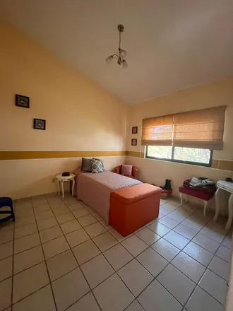 Buy this studio house on Calle Fray Sebastián Gallegos in Pueblo Nuevo, 76900 El Pueblito