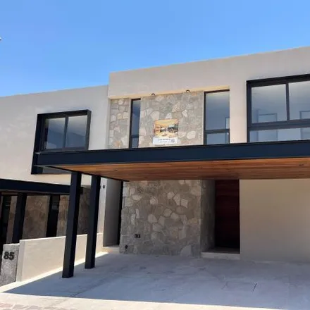 Rent this 4 bed house on unnamed road in Delegación Epigmenio González, 76232