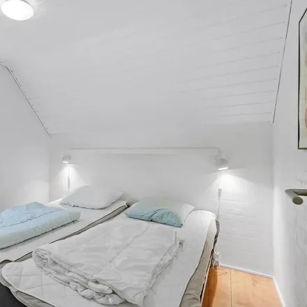 Rent this 6 bed house on University College Sjælland in Biblioteket, Bispegade