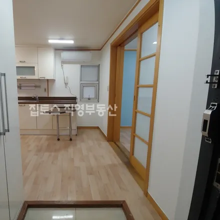 Rent this 2 bed apartment on 서울특별시 강남구 대치동 899-22