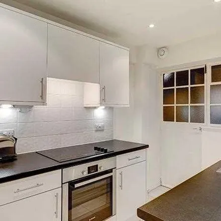 Image 3 - 145 Fulham Road, London, SW3 6RT, United Kingdom - Apartment for rent