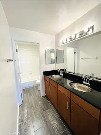 Image 8 - 8300 Manitoba Street, Los Angeles, CA 90293, USA - Condo for sale