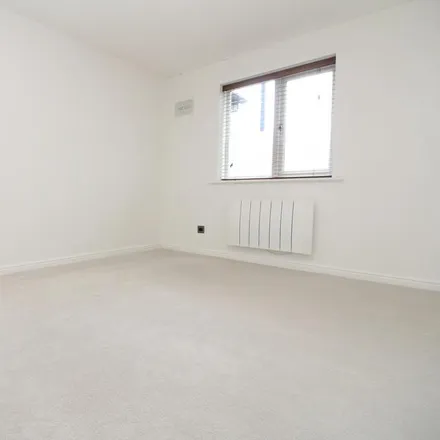 Image 3 - Cumberland Place, London, SE6 1LY, United Kingdom - Apartment for rent