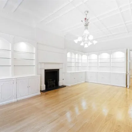 Rent this 3 bed apartment on 39-45 Cadogan Gardens in London, SW3 2AQ