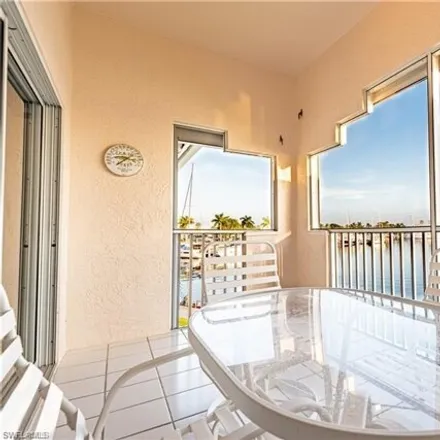 Buy this 2 bed condo on 203 Sunrise Cay in Collier County, FL 34114