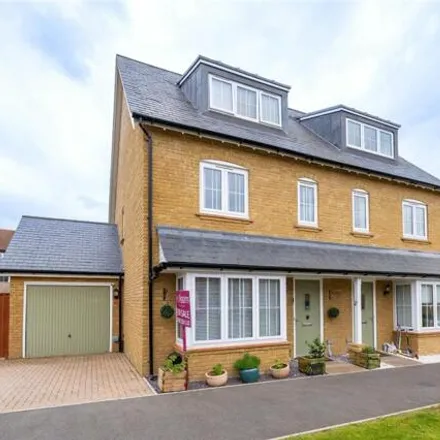 Buy this 4 bed townhouse on Caldecott Road in Maidstone, ME16 9GD