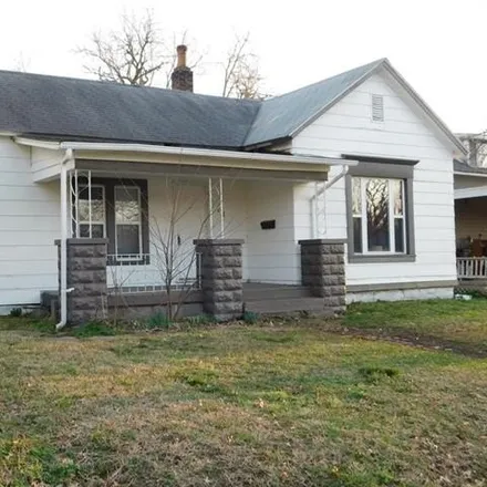 Image 2 - 679 West 2nd Street, Pittsburg, KS 66762, USA - House for sale