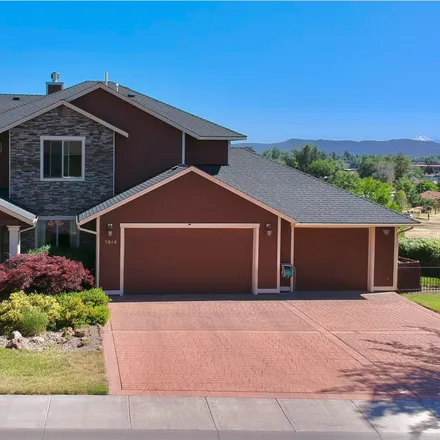 Buy this 4 bed house on Faircliff Lane in Klamath County, OR