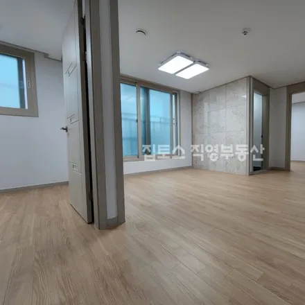 Rent this 3 bed apartment on 서울특별시 성북구 정릉동 410-8
