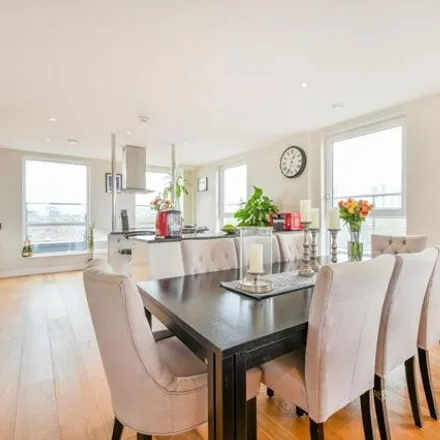 Buy this 3 bed apartment on Smith Hill in London, TW8 0FT