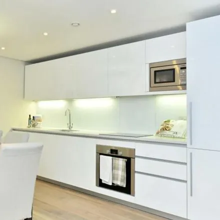 Image 2 - Saunders Apartments, Merchant Street, London, E3 4PT, United Kingdom - Apartment for rent