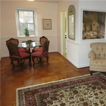 Image 3 - Chateaux Circle, Village of Scarsdale, NY 10583, USA - Apartment for rent