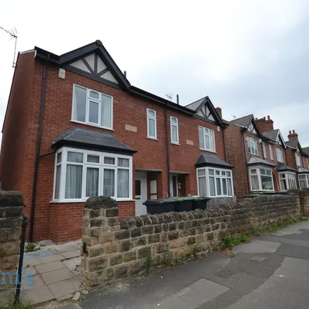 Rent this 6 bed duplex on 18;19;24;25;30;31 The Nook in Beeston, NG9 2JB