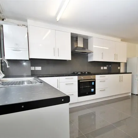 Rent this 5 bed townhouse on Barchester Close in London, UB8 2JY