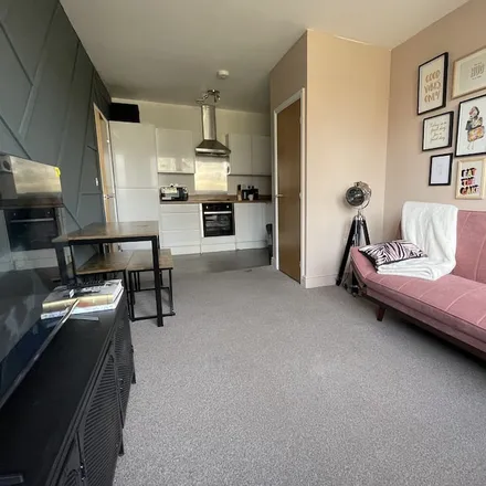 Image 2 - Central Swindon South, SN1 5AY, United Kingdom - Apartment for rent
