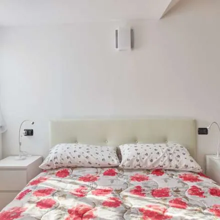 Image 3 - Via Santa Maria Fulcorina, 9, 20123 Milan MI, Italy - Apartment for rent