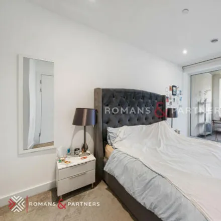 Image 2 - Tarling House, Sayer Street, London, SE17 1FE, United Kingdom - Room for rent