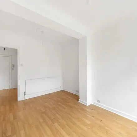 Rent this 2 bed apartment on 10 Dickenson Road in London, N8 9EX
