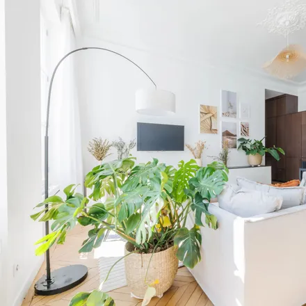 Image 1 - 84 Rue d'Amsterdam, 75009 Paris, France - Apartment for rent
