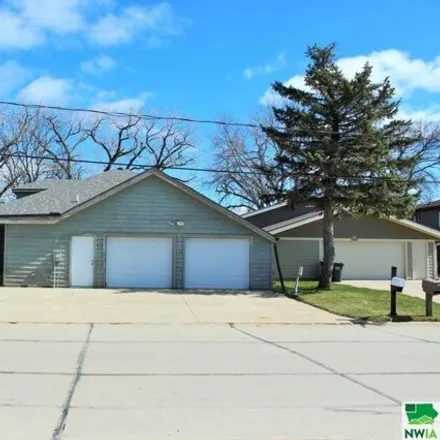 Image 2 - 155 Suncoast Drive, North Sioux City, SD 57049, USA - House for sale