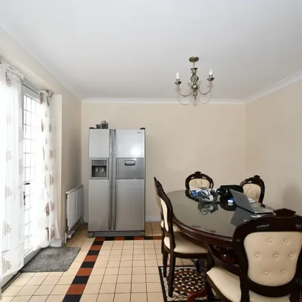 Rent this 3 bed apartment on Cranmer Gardens in London, RM10 7TD