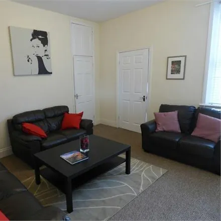 Image 2 - Trewhitt Road, Newcastle upon Tyne, NE6 5LT, United Kingdom - Apartment for rent