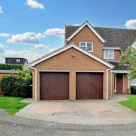 Buy this 4 bed house on Little Nell in Chelmsford, CM1 4YL