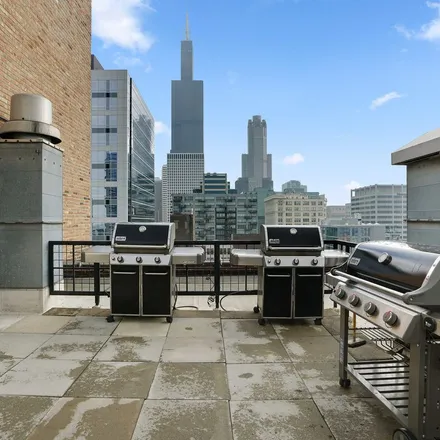 Rent this 3 bed apartment on Haberdasher Square Lofts 1 in 728 West Jackson Boulevard, Chicago