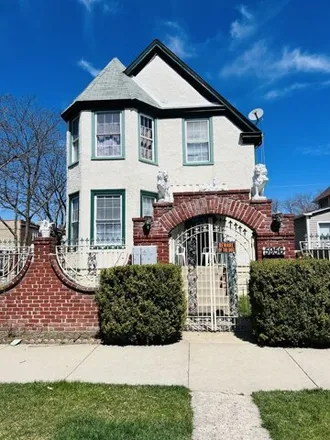 Buy this 4 bed house on 5956 West Byron Street in Chicago, IL 60634