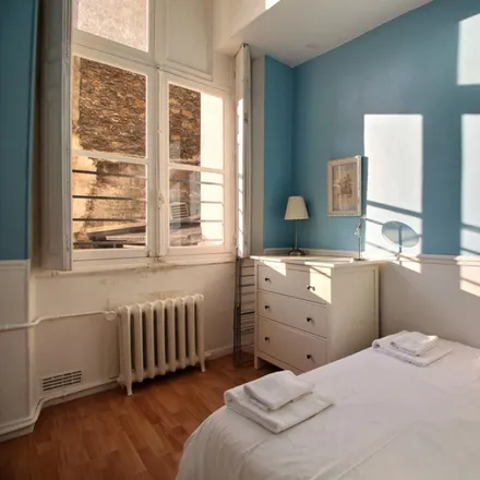 Rent this 1 bed apartment on 13 Rue Montmartre in 75001 Paris, France