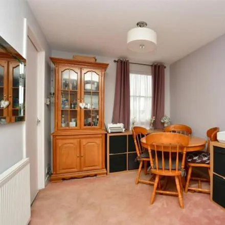 Image 5 - The Hollies, Gravesend, DA12 5EP, United Kingdom - Apartment for sale