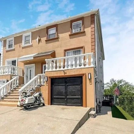 Buy this 5 bed house on 14 Longdale St in New York, 10314