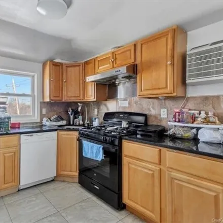 Image 7 - 164-02 104th Street, New York, NY 11414, USA - House for sale