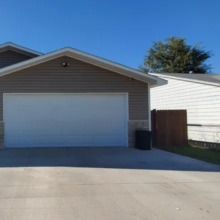 Buy this 3 bed house on 807 Summit Street in Garden City, KS 67846