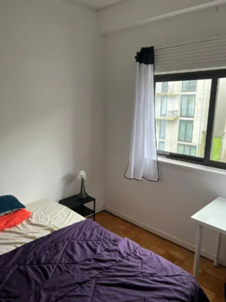 Rent this 5 bed room on Clube Desportivo de Portugal in Rua de Pinto Bessa, 4300-428 Porto