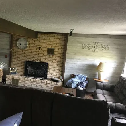 Rent this 3 bed house on Richland Center in WI, 53581