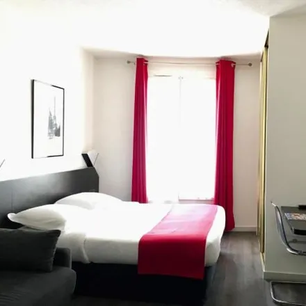 Image 1 - 32 Rue des Longs-Prés, 92100 Boulogne-Billancourt, France - Apartment for rent