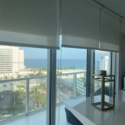 Image 3 - 6727 Indian Creek Drive, Atlantic Heights, Miami Beach, FL 33141, USA - Apartment for rent