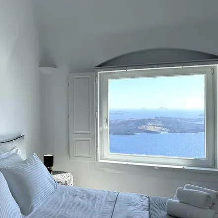 Rent this studio house on Santorini
