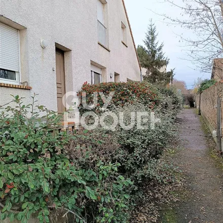 Rent this 1 bed apartment on 6 Rue de Chanteloup in 78510 Triel-sur-Seine, France