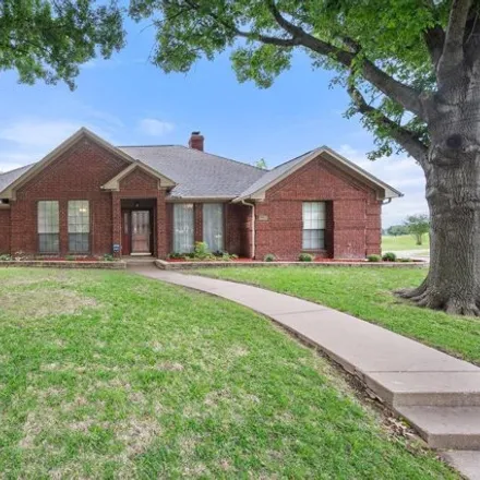 Buy this 5 bed house on 1304 New Haven Drive in Mansfield, TX 76063