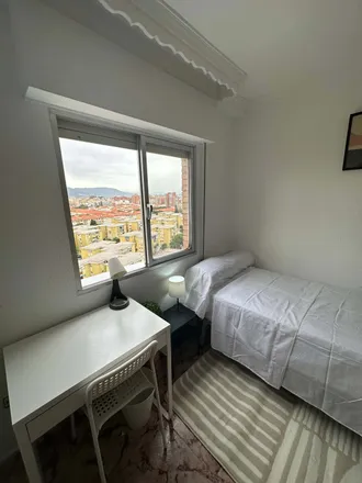 Rent this 4 bed room on Calle Princesa in 29002 Málaga, Spain