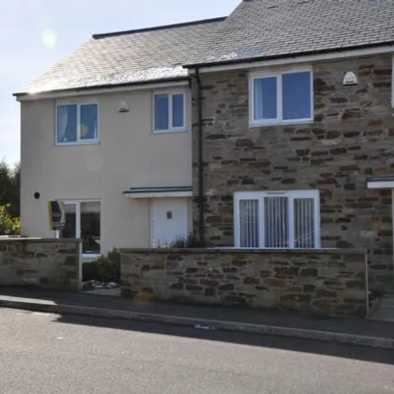 Rent this 3 bed duplex on Greenwood Cresent in Tremough, TR10 9FD