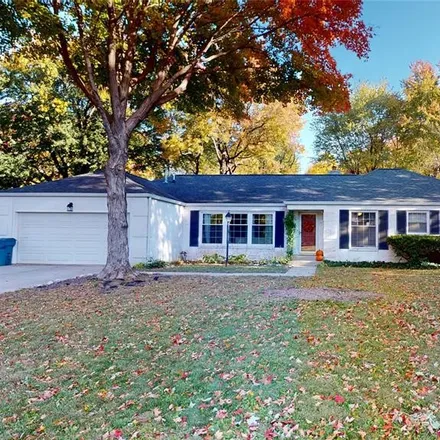 Image 1 - 402 Edgemere Drive, Spring Mill Estates, Indianapolis, IN 46260, USA - House for sale