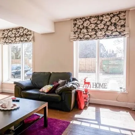 Rent this 2 bed room on Maple Chase in Leeds, LS6 1FP