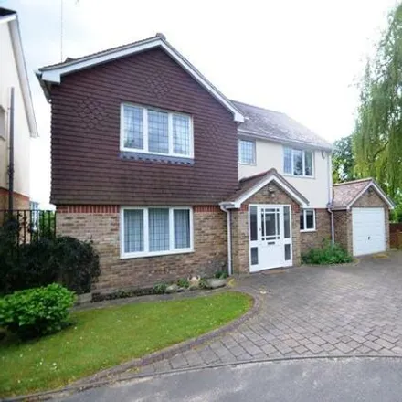 Rent this 4 bed house on The Drive in London, UB10 8AG