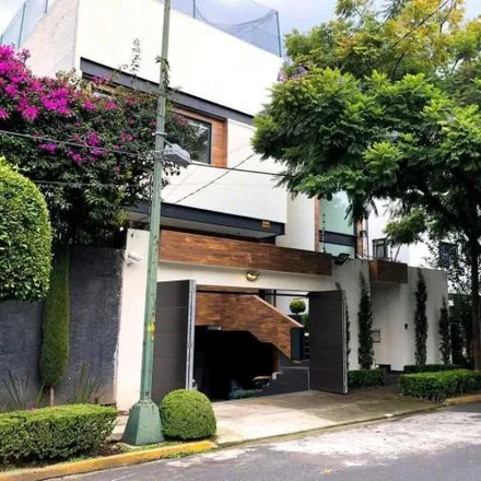 Buy this 3 bed house on Green Grass Del Valle in Calle Santa Catalina, Insurgentes San Borja