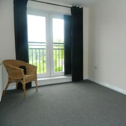 Image 5 - unnamed road, Tanyfron, LL11 5FE, United Kingdom - Room for rent